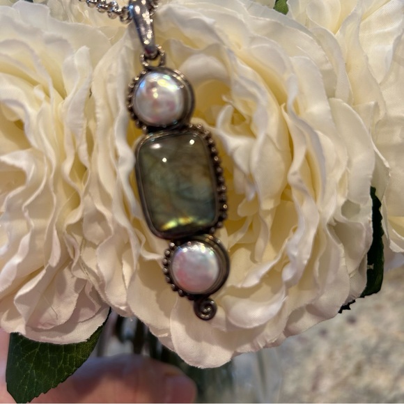 Women’s neckless - Picture 2 of 4